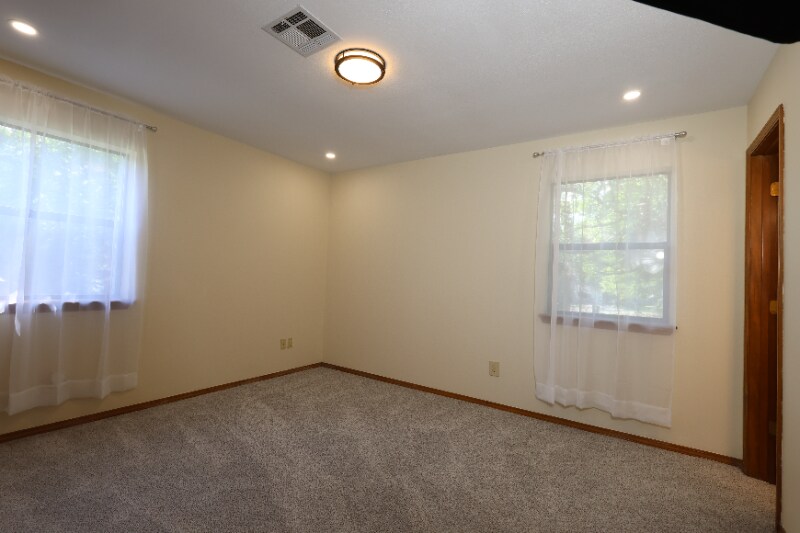 Building Photo - 610 E Peoria Ave
