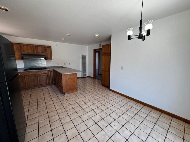 Building Photo - 1527 Santa Clara St