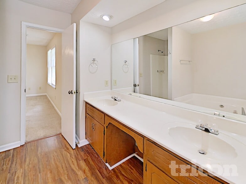 Building Photo - 740 Cedar Farms Dr