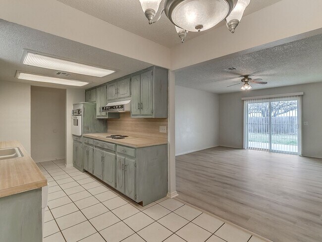 Building Photo - 2b 2ba in Piedmont Schools