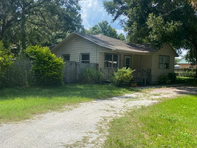 Building Photo - 10415 Gloria St