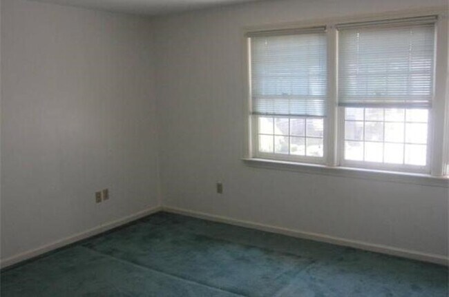 Building Photo - 43-43 Merrymount Rd