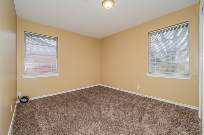 Building Photo - 206 Valencia Dr