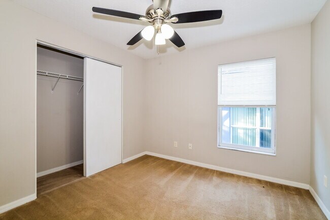 Building Photo - 1176 Stoneham Dr