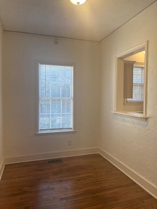 Building Photo - 3589 Carnes Ave