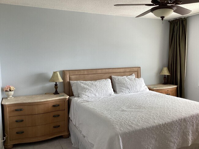 Building Photo - 3101 S Ocean Blvd