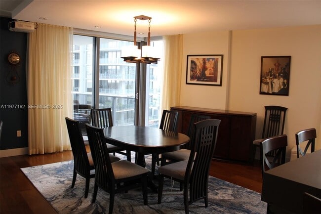 Building Photo - 31 SE 6th St