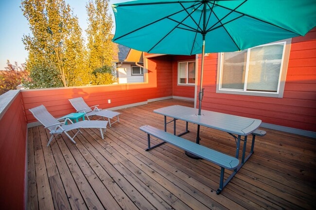 Building Photo - Charming Downtown Retreat: A Unique Blend of Urban Living and Montana Charm in Bozeman