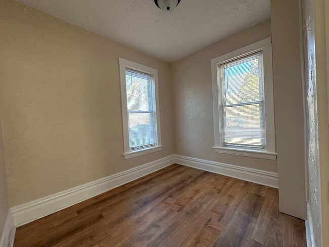 Building Photo - 2550 Crozier Ave