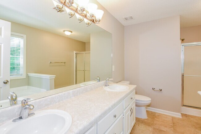 Building Photo - 313 Split Rail Way