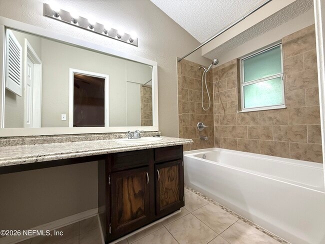 Building Photo - 2798 Lantana Lakes Dr W