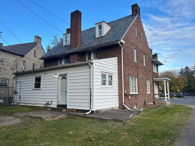 Building Photo - 643 Wildwood Blvd