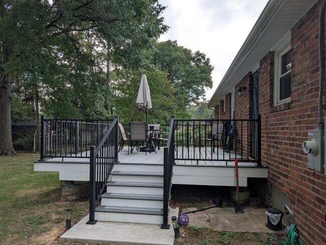 Building Photo - 8209 Reinland Dr