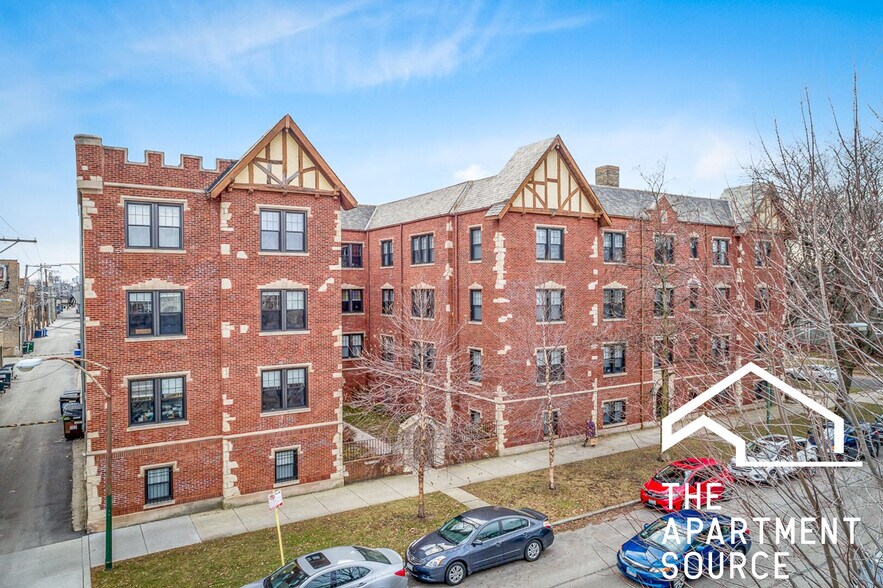 Building Photo - 1821 W Leland Ave