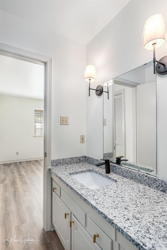 Building Photo - Shreveport townhome for rent