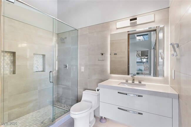 Building Photo - 5 Rockstream Dr
