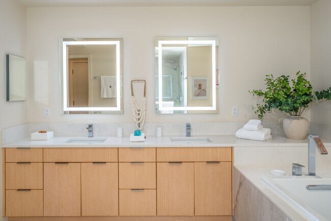 Building Photo - Beautiful Fully Furnished, 3 Bed/3 Bath Makali'i at Wailea Townhome with Infinity Pool