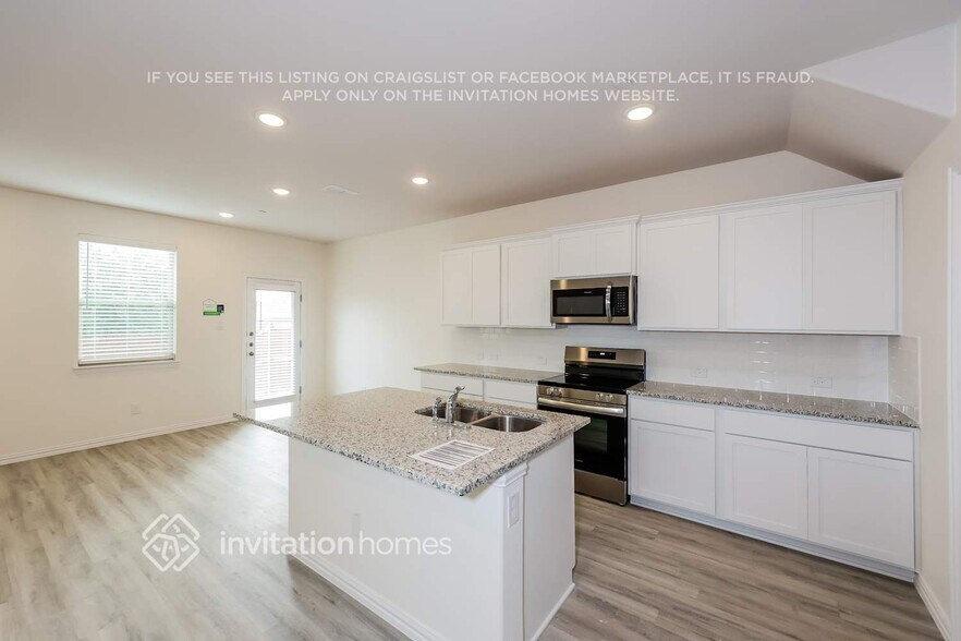Building Photo - 6420 Blue Trl