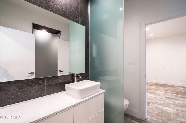 Building Photo - 1029 Calle Parque Dr
