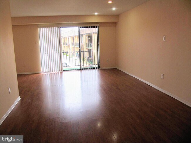 Building Photo - 9908 Bustleton Ave