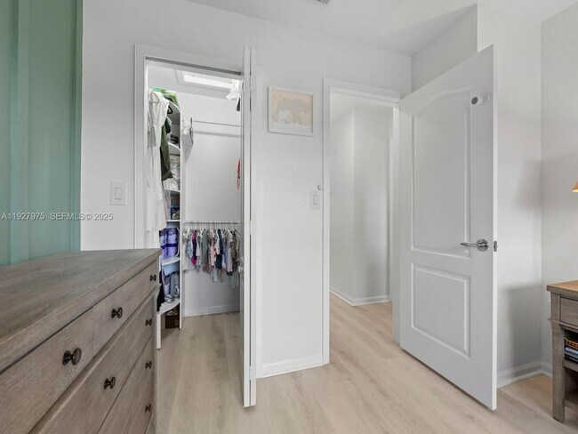 Building Photo - 12881 SW 49th Ct