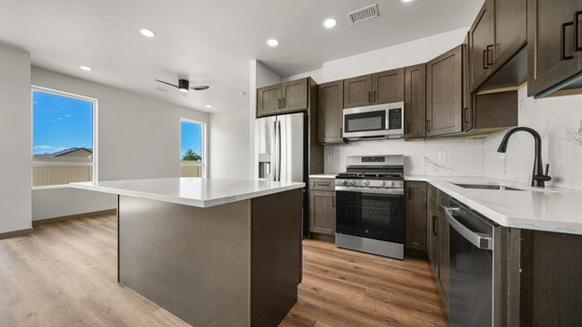 Building Photo - 353 Toms Cyn Dr