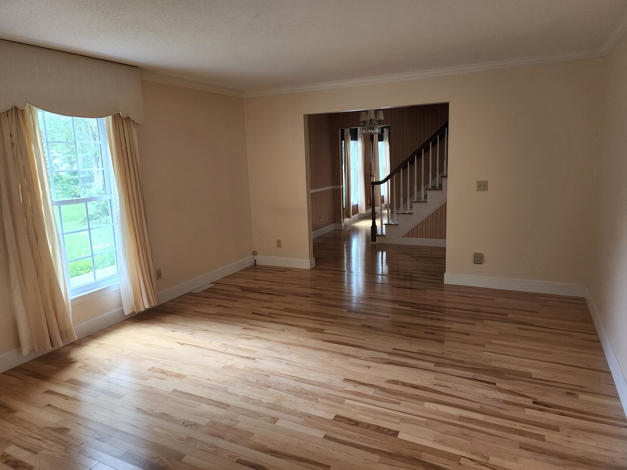 Building Photo - 6211 Country Club Rd