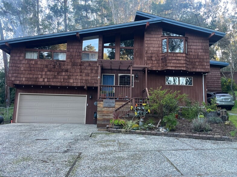 Building Photo - 1785 Day Valley Rd