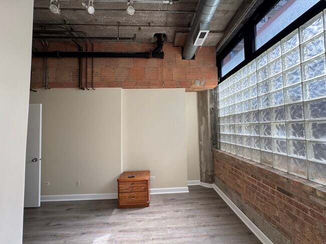 Building Photo - 1516 S Wabash Ave