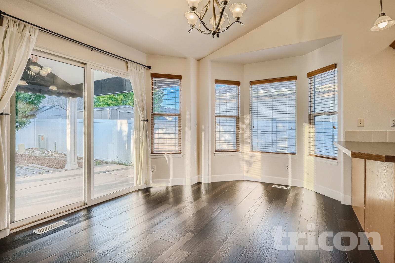 Building Photo - 5811 Zinfandel St