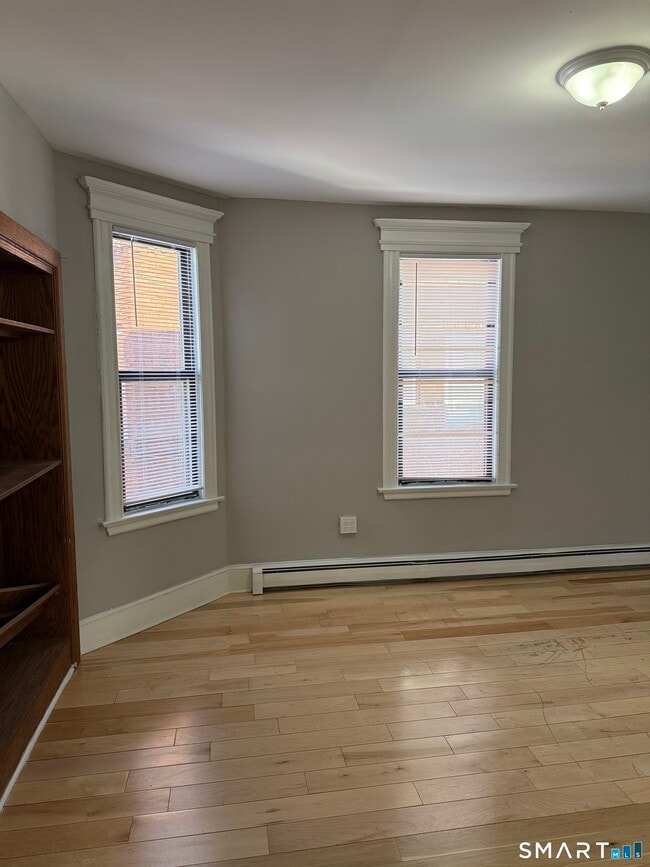 Building Photo - 94 Hungerford St