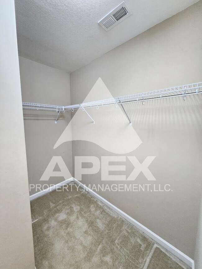 Building Photo - West Knoxville – Beautifully Upgraded - 3 ...