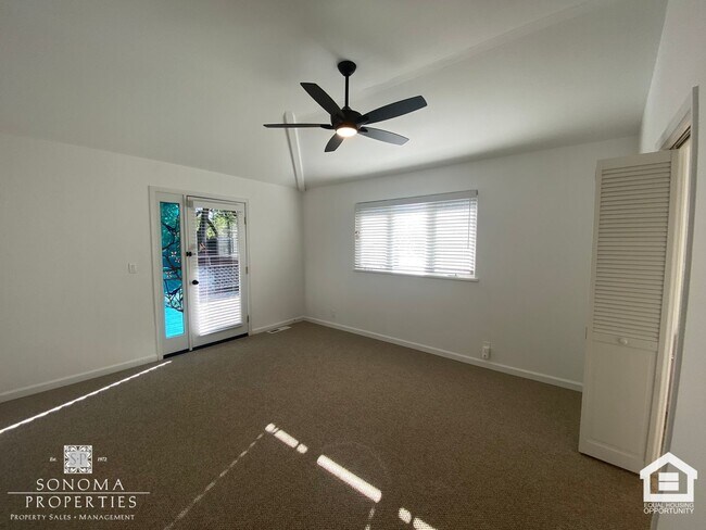 Building Photo - Updated 3bd+ Home In Glen Ellen