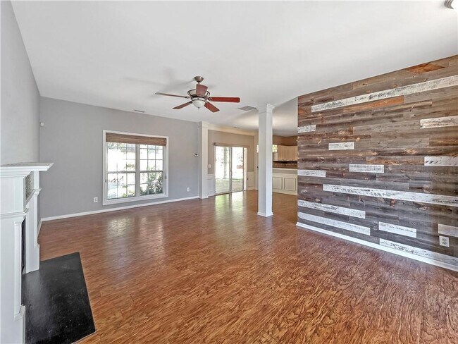Building Photo - 401 Kensington Parc Dr