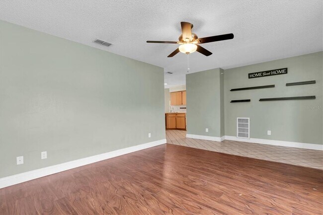 Building Photo - 3235 Hillsdale Ave