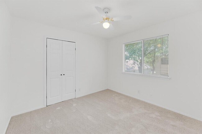 Building Photo - 104 Presidio Dr