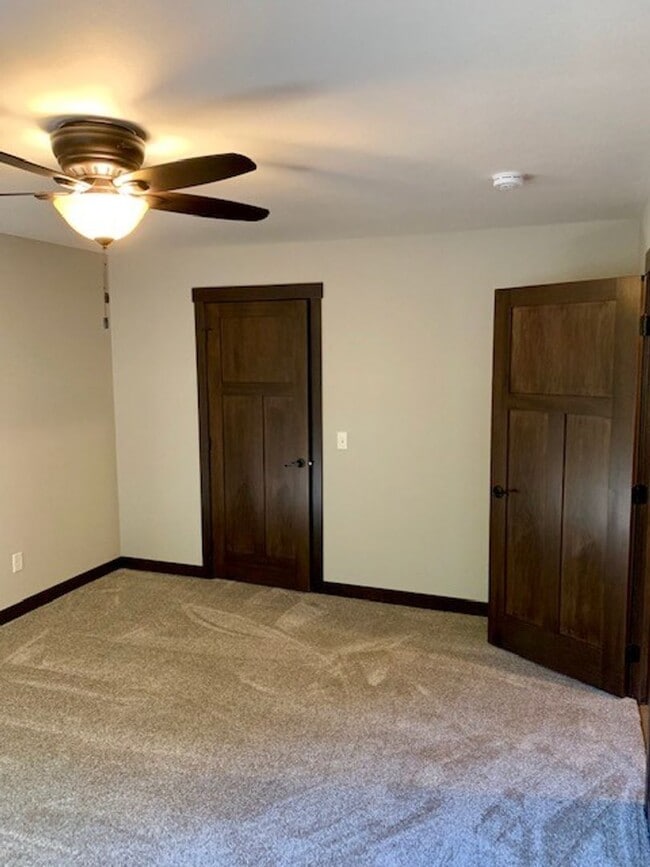 Building Photo - 122-124 Hickory Lane