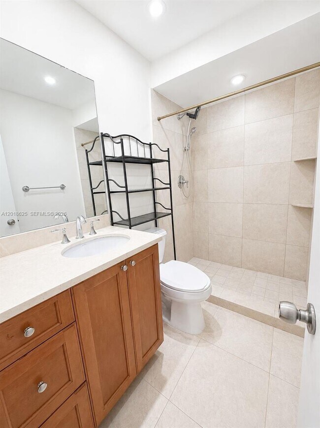 Building Photo - 765 W 70 Pl