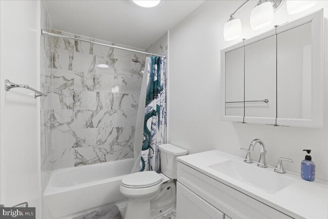 Building Photo - 8582 Adamson St