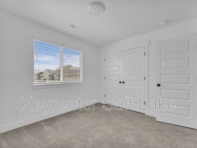 Building Photo - 1290 N 3960 W