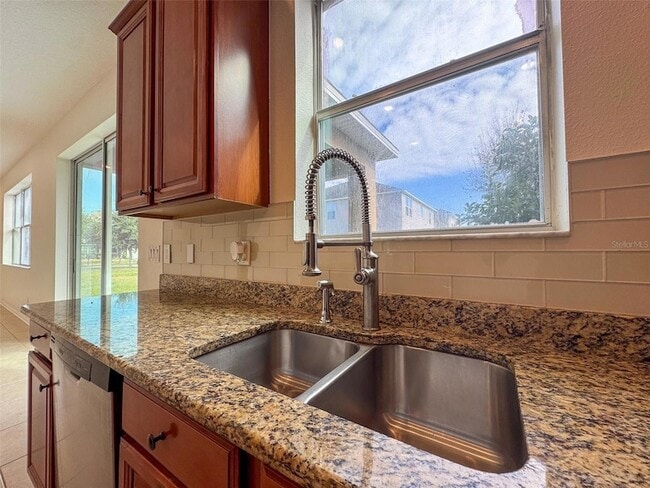 Building Photo - 10663 Pictorial Park Dr