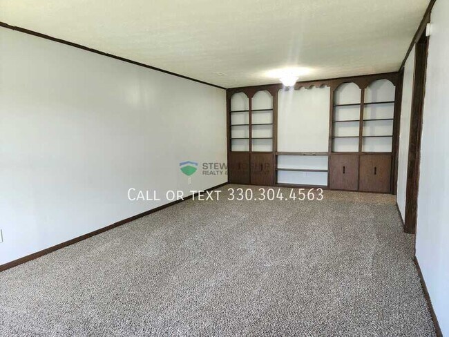 Primary Photo - 930 N Ella St