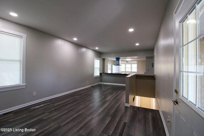 Building Photo - 4608 Cliff Ave