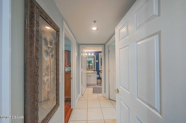 Building Photo - 4650 Links Village Dr