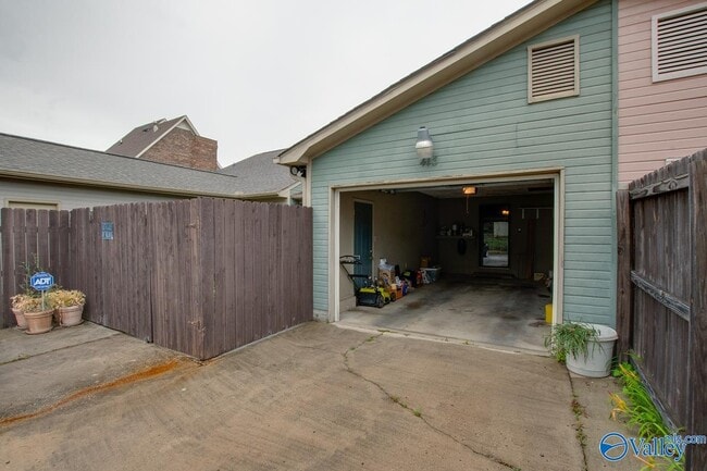 Building Photo - 413 Springview St SW