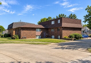 Building Photo - 3405 Holiday Ct