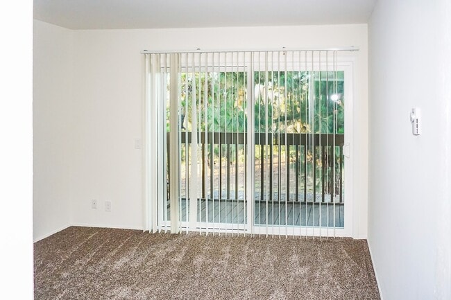 Building Photo - STUNNING 3BD/2.5BA TOWNHOUSE - BONITA VIEW...