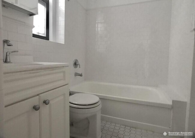 Building Photo - 2 bedroom in New York NY 10032