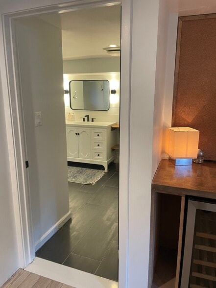 Building Photo - 402 N Cleveland St