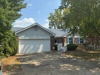Building Photo - Spacious Home in Ladue Schools